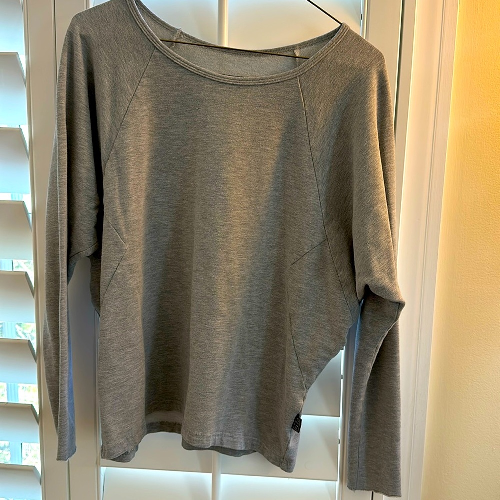 FLEO Grey Long Sleeve Top